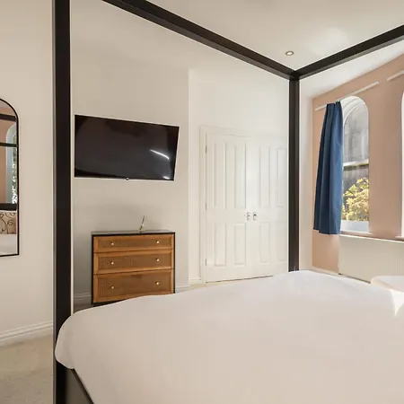 Host & - Bond End Apartamento