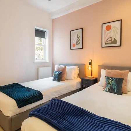 Host & - Bond End Appartement *